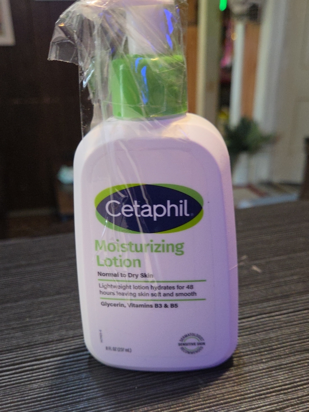 Cetaphil Moisturizing Lotion – White Bottle with Green Cap